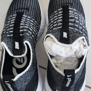 Nike sneakers slip on